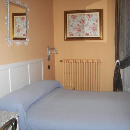 Albergo Sangrila Lanzo Torinese Exterior foto