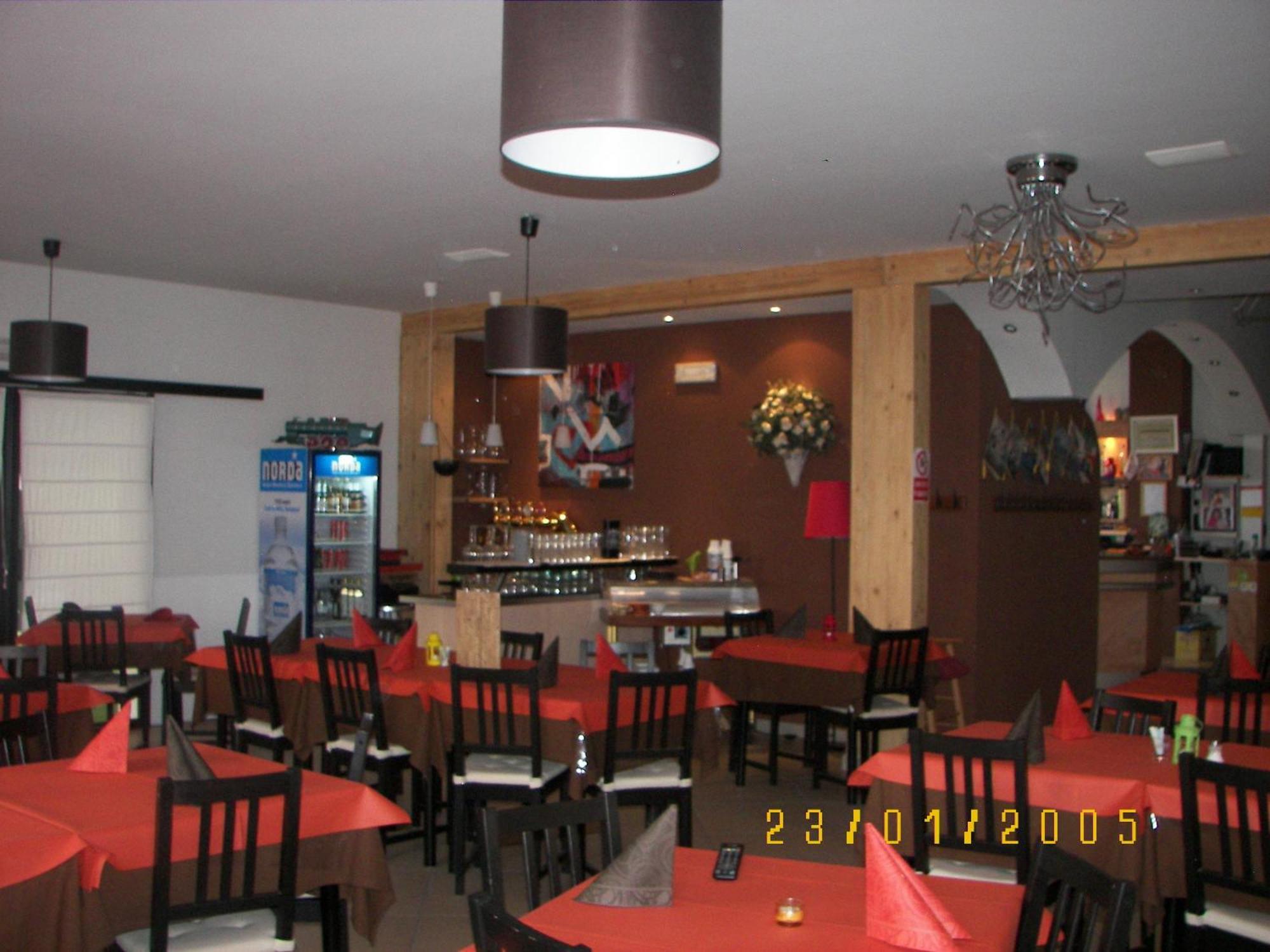 Albergo Sangrila Lanzo Torinese Exterior foto