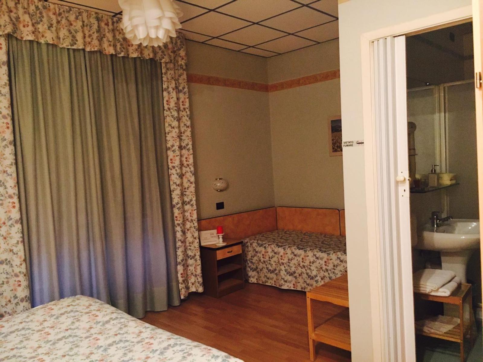Albergo Sangrila Lanzo Torinese Habitación foto